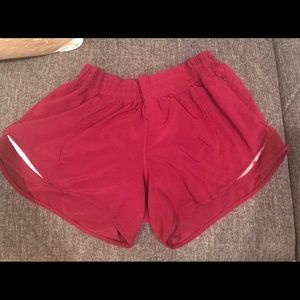 size 10 lululemon 4 inch hotty hot shorts